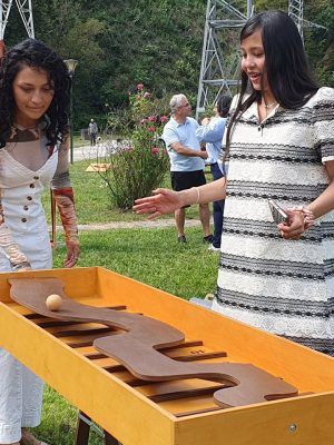 Activități pentru adulți la eveniment corporate cu jocuri urișase